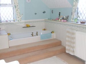 En Suite- click for photo gallery